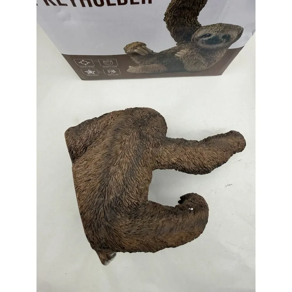 Magnetic Key Holder, Cute Magnetic Lazy Sloth Statue Keychain Securely Keep Keys